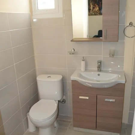 בית נופש Mersinera Paradise Garden 2 לרנקה