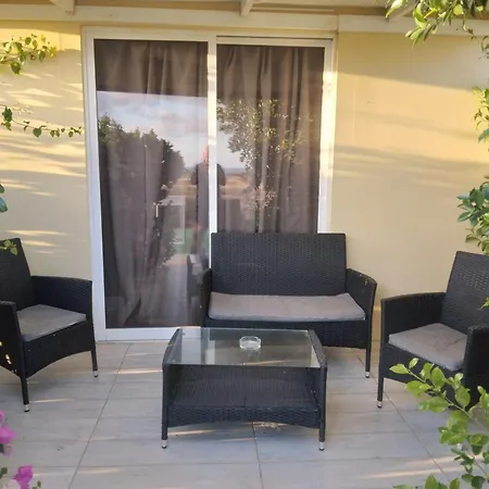 בית נופש Mersinera Paradise Garden 2 *