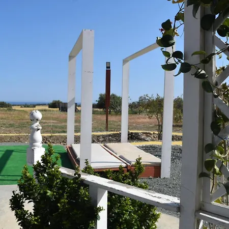 Mersinera Paradise Garden 2 Ferienhaus *